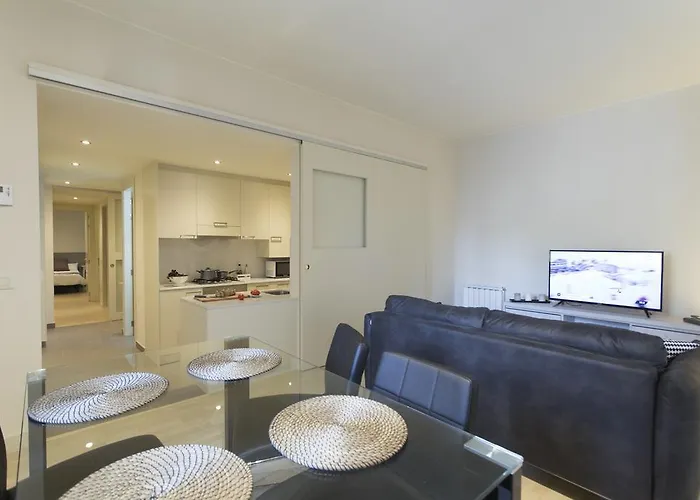 Bravissimo Cort Reial-2a Apartman